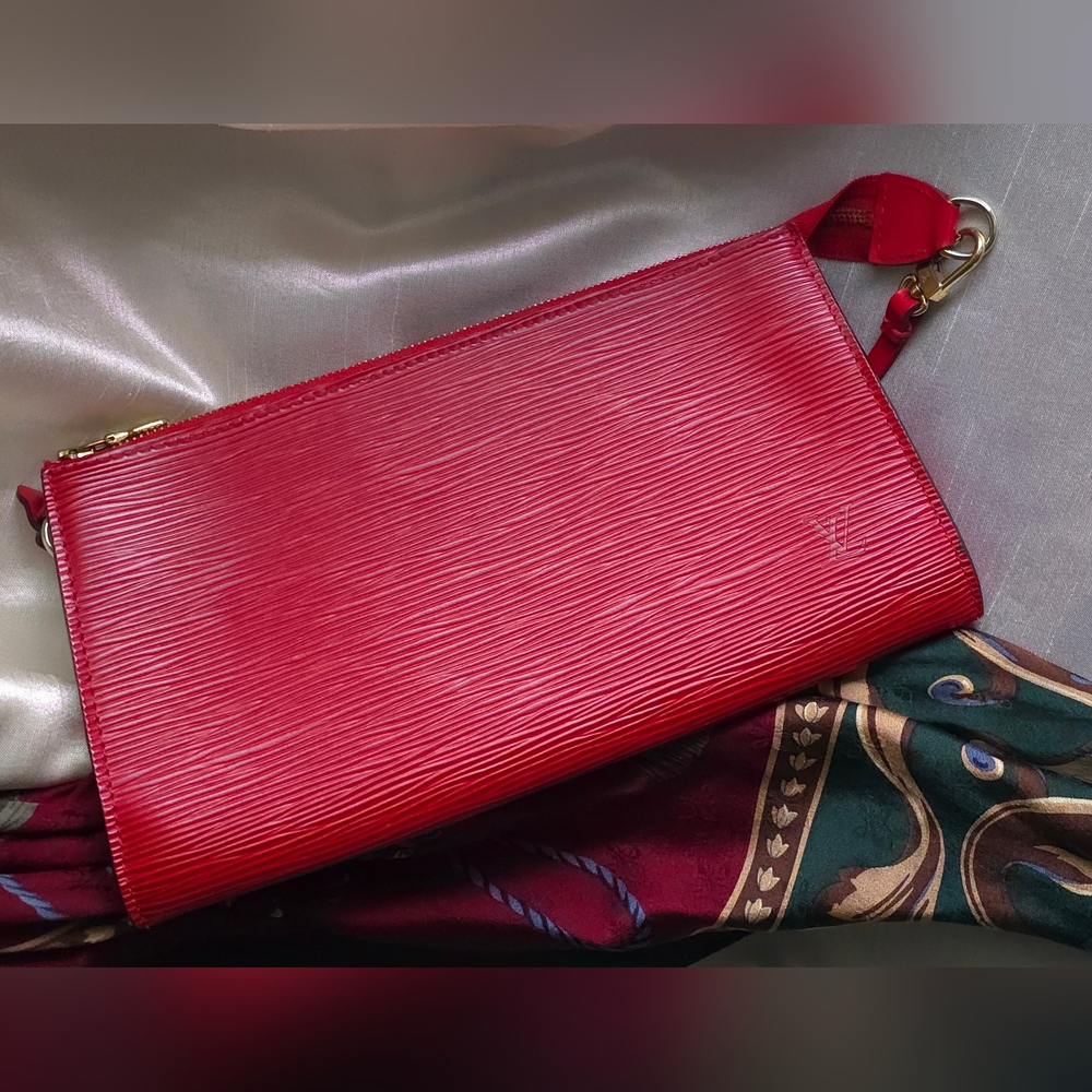 Louis Vuitton Epi Pochette  Accessories / Clutch /Pouch